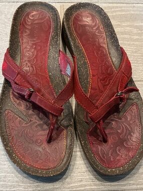 Teva Ventura Women's Red Leather Strappy Flip-Flop Sandals Women’s Sz 9